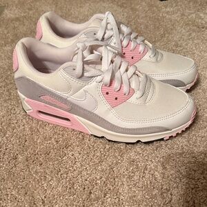 Nike Air Max Women's Athletic Shoes White and Pink